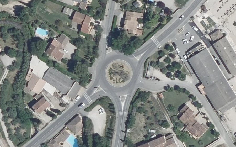 Vue aérienne du Rond-point anonyme n°23468780