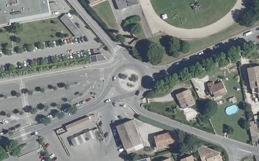 Vue aérienne du Rond-point anonyme n°23469270