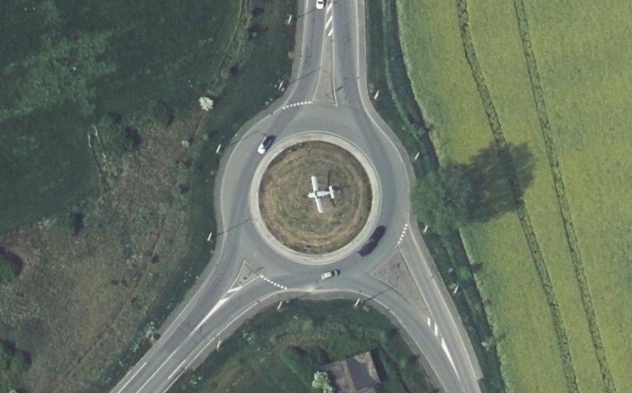 Vue aérienne du Rond-point anonyme n°234786654
