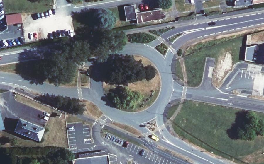 Vue aérienne du Rond-point anonyme n°23479013