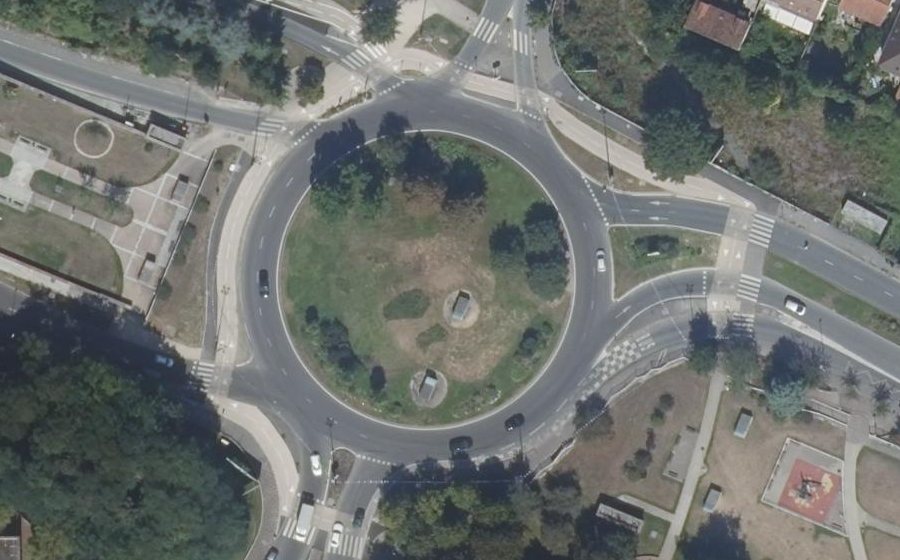Vue aérienne du Rond-point anonyme n°23494458