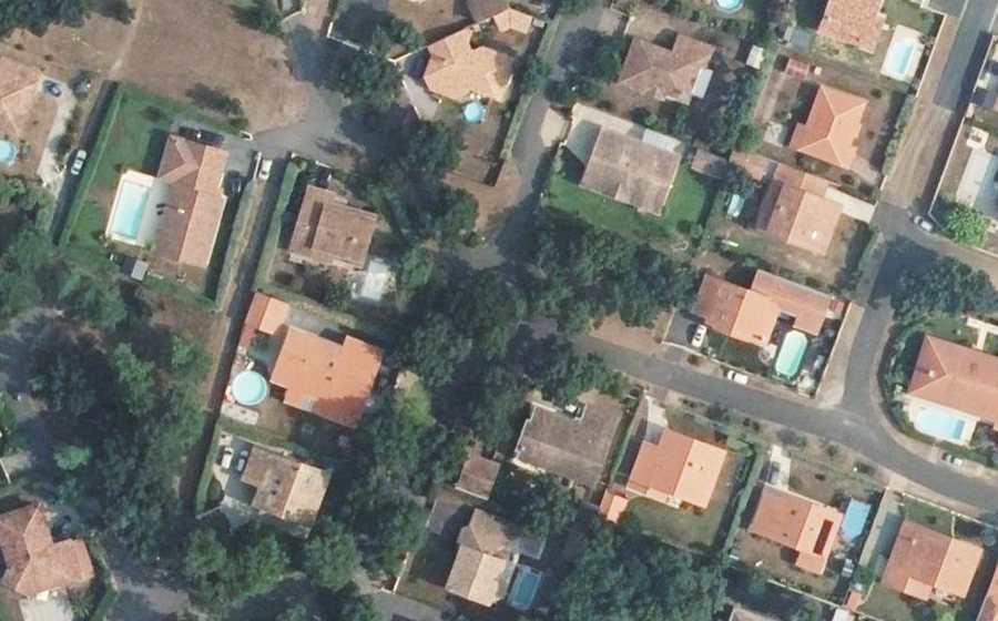 Vue aérienne du Rond-point anonyme n°234962819