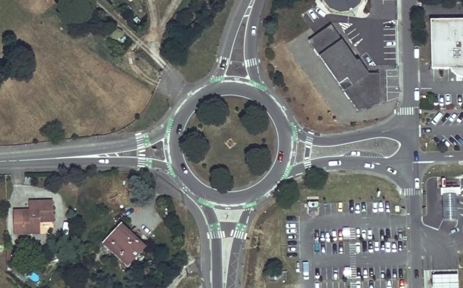 Vue aérienne du Rond-point anonyme n°23510089