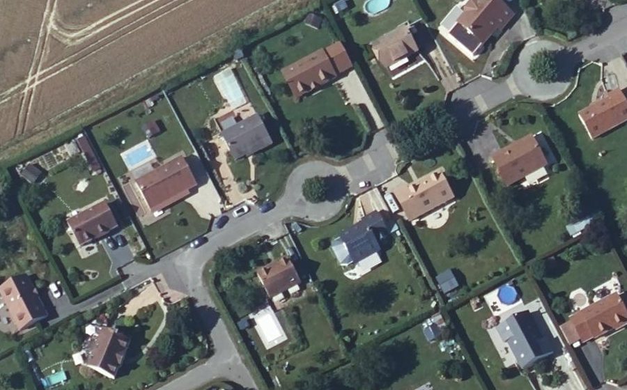 Vue aérienne du Rond-point anonyme n°235124068