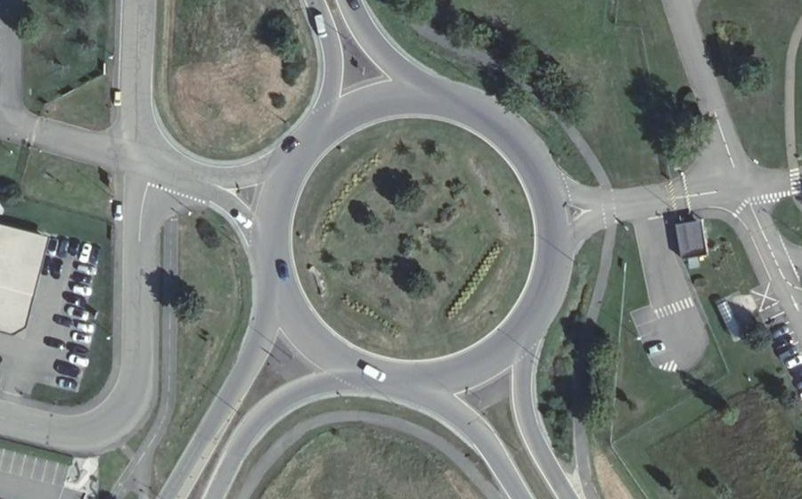 Vue aérienne du Rond-point anonyme n°23512611
