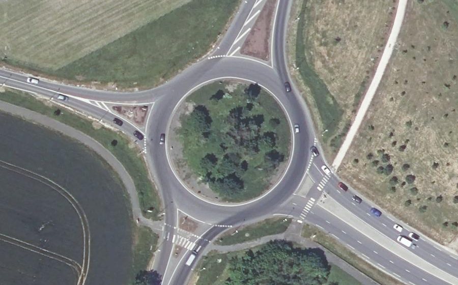 Vue aérienne du Rond-point anonyme n°23515330