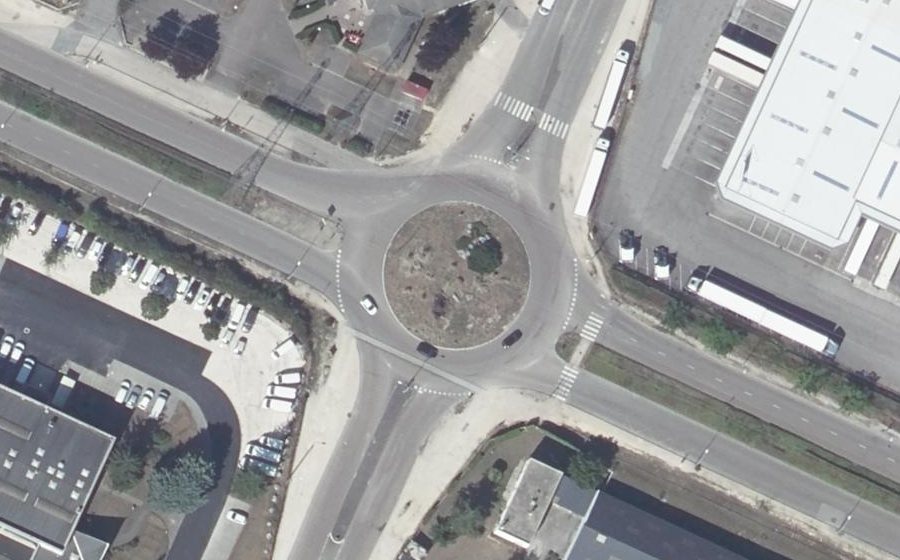 Vue aérienne du Rond-point anonyme n°23517125