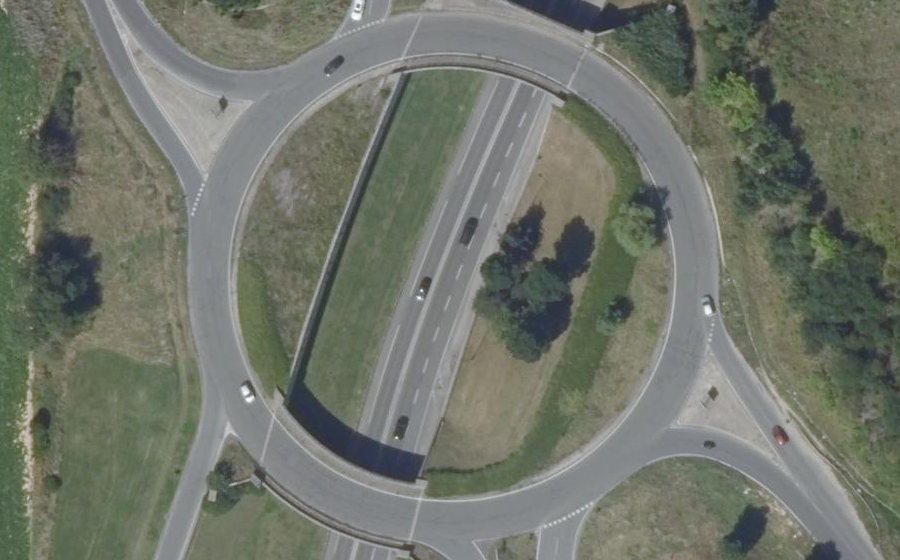 Vue aérienne du Rond-point anonyme n°23534144