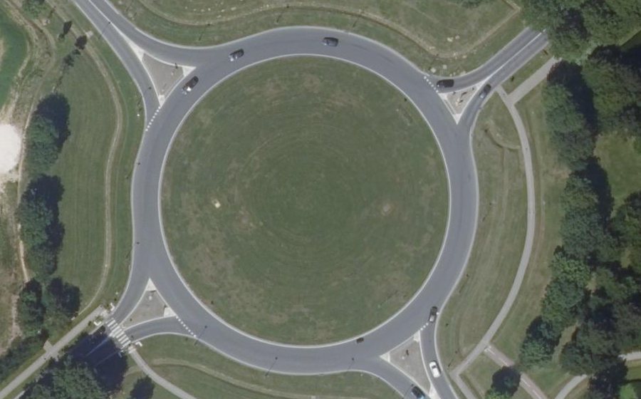 Vue aérienne du Rond-point anonyme n°23536128