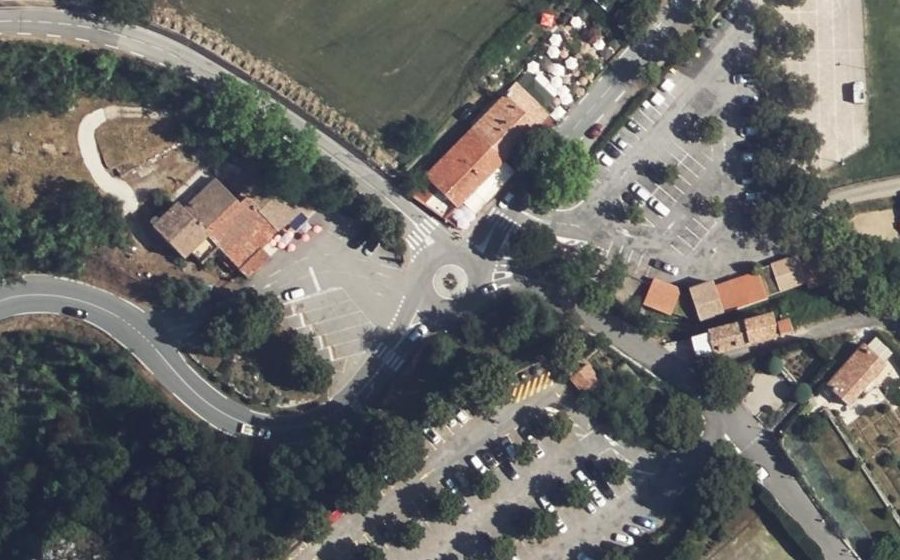 Vue aérienne du Rond-point anonyme n°23541998