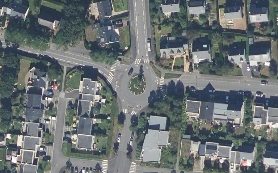 Vue aérienne du Rond-point anonyme n°23544978