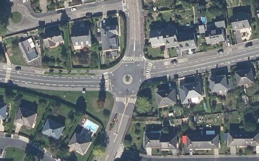 Vue aérienne du Rond-point anonyme n°23544982