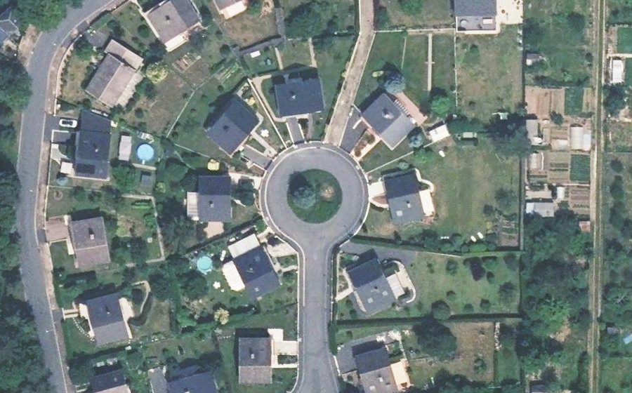 Vue aérienne du Rond-point anonyme n°235504933