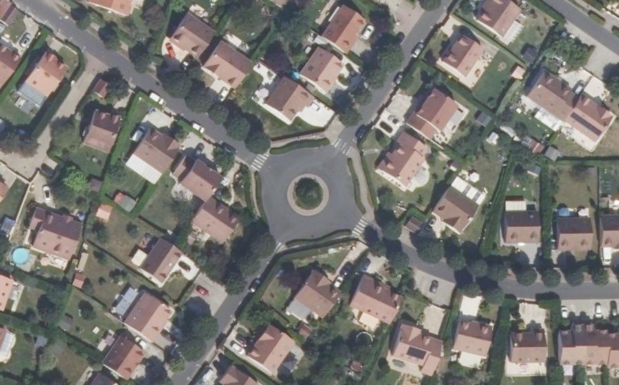 Vue aérienne du Rond-point anonyme n°23564041