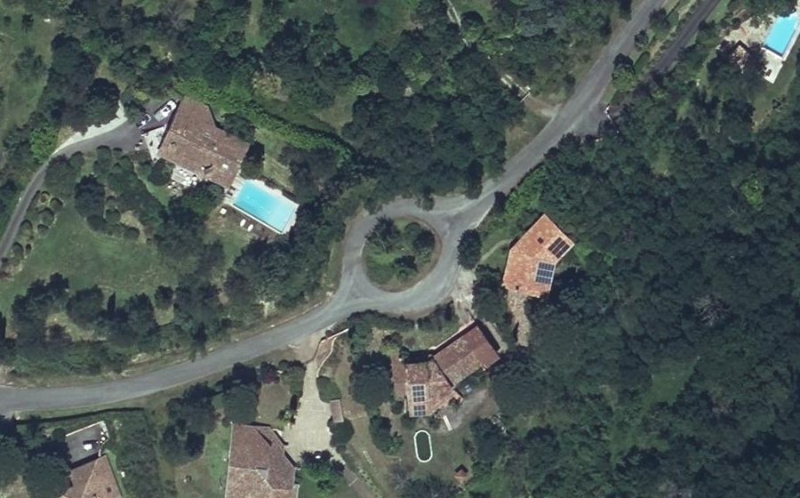 Vue aérienne du Rond-point anonyme n°23566282