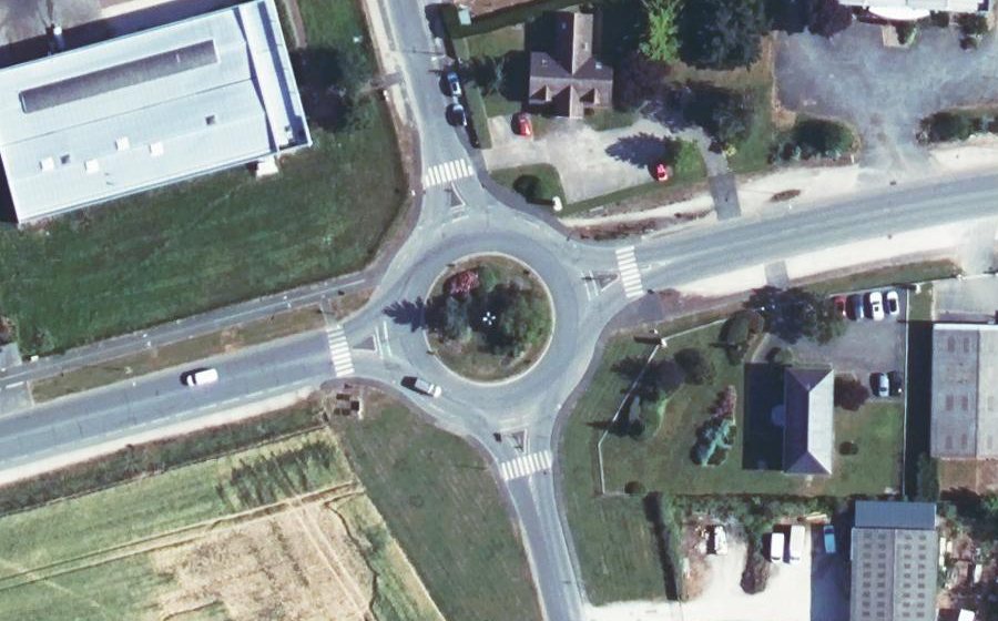 Vue aérienne du Rond-point anonyme n°23567632
