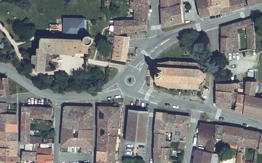 Vue aérienne du Rond-point anonyme n°23575900