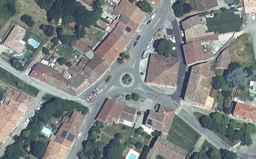 Vue aérienne du Rond-point anonyme n°23576019