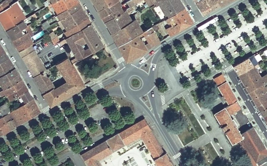 Vue aérienne du Rond-point anonyme n°23581123