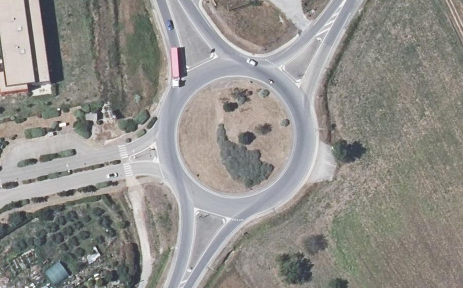 Vue aérienne du Rond-point anonyme n°23597888