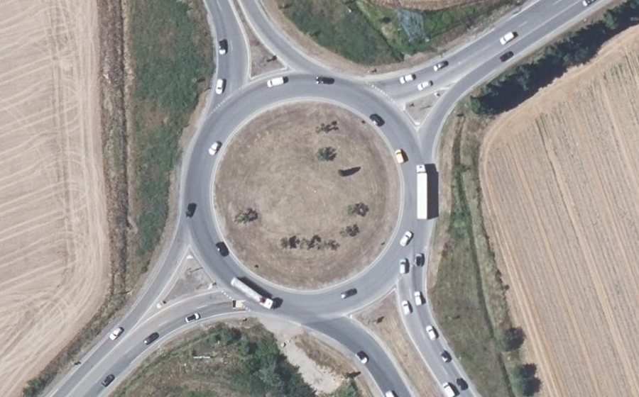 Vue aérienne du Rond-point anonyme n°23598091