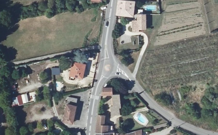 Vue aérienne du Rond-point anonyme n°23600610