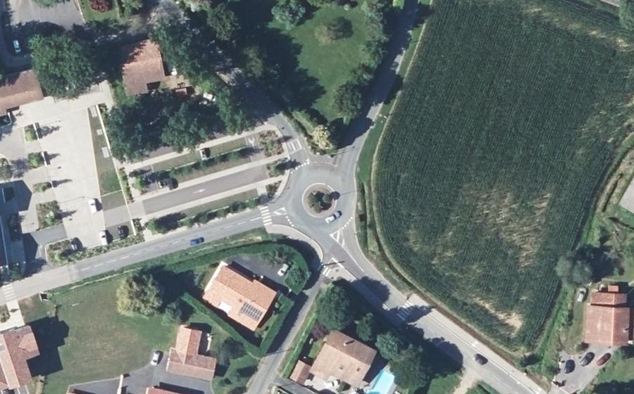 Vue aérienne du Rond-point anonyme n°23616474