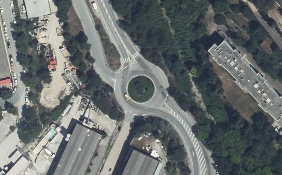 Vue aérienne du Rond-point anonyme n°23618391