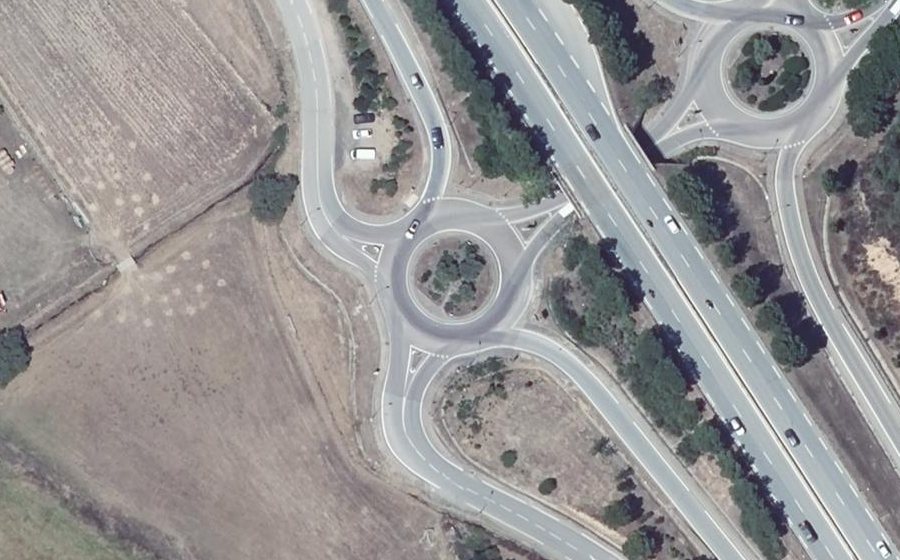 Vue aérienne du Rond-point anonyme n°23618688