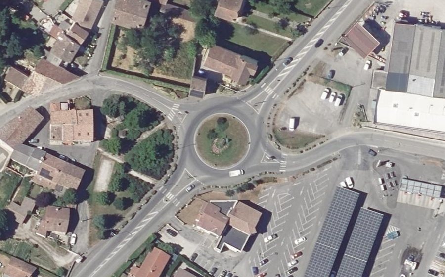 Vue aérienne du Rond-point anonyme n°23619144