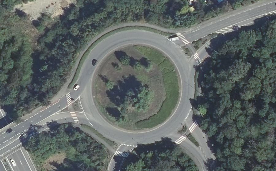 Vue aérienne du Rond-point anonyme n°23619741