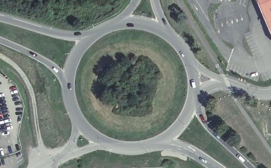 Vue aérienne du Rond-point anonyme n°23619929