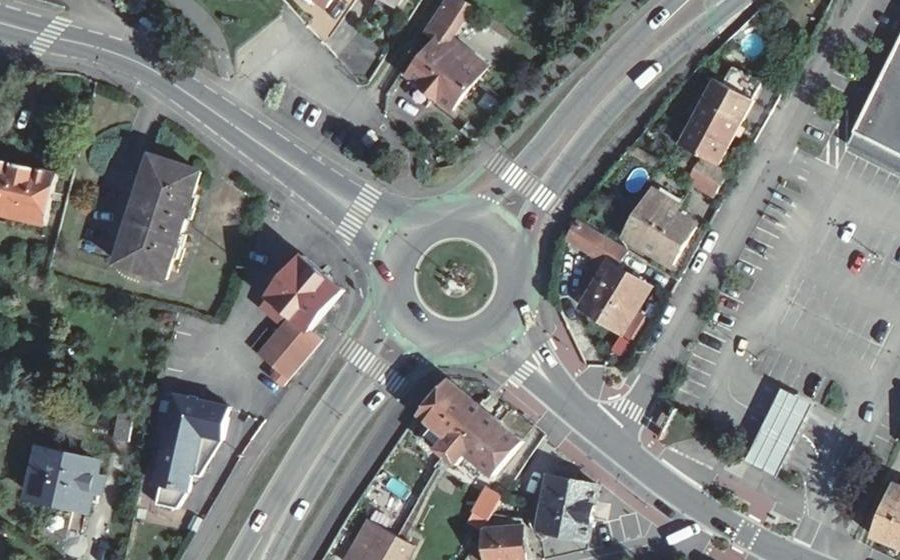 Vue aérienne du Rond-point anonyme n°23620046