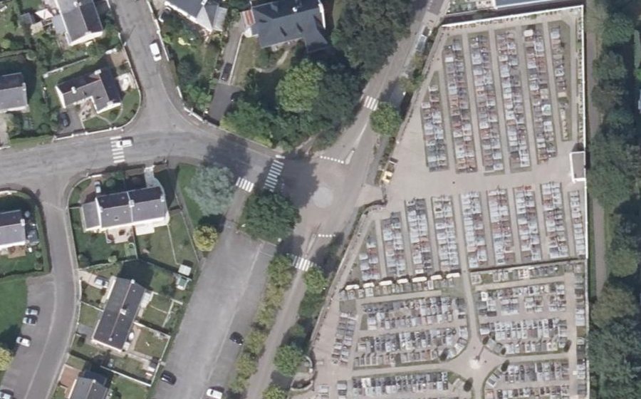 Vue aérienne du Rond-point anonyme n°23620308
