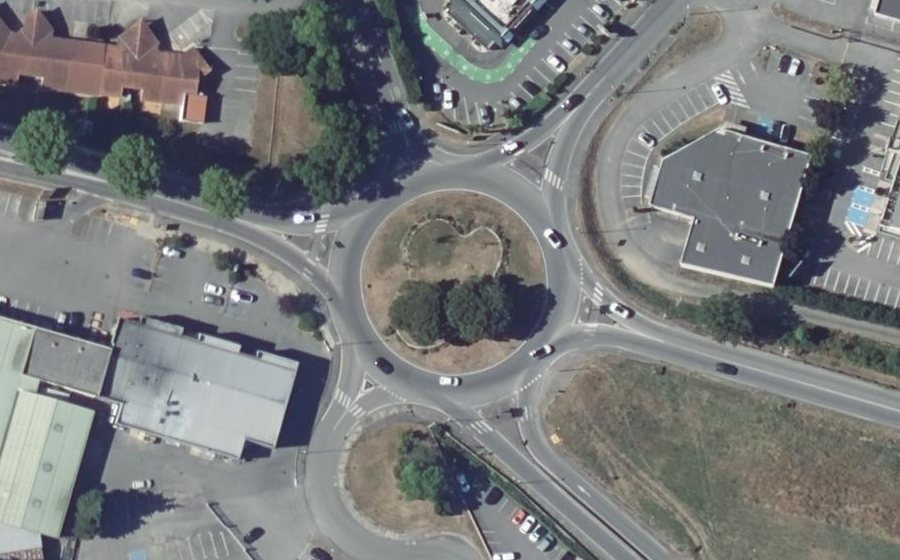 Vue aérienne du Rond-point anonyme n°23621167