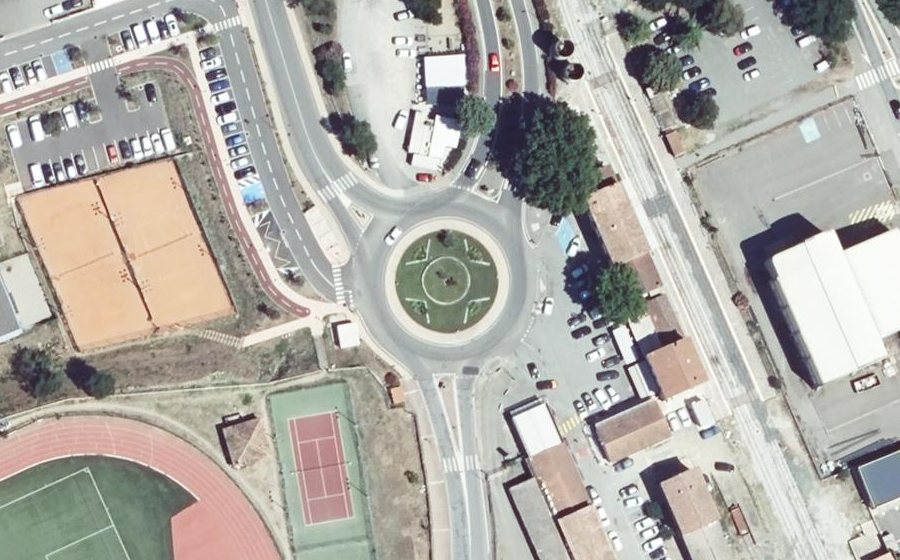 Vue aérienne du Rond-point anonyme n°23621268