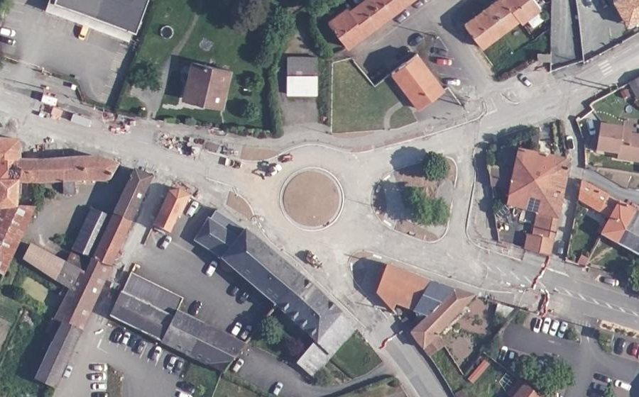 Vue aérienne du Rond-point anonyme n°23627862