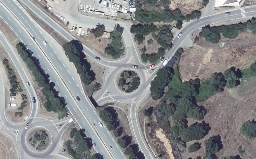Vue aérienne du Rond-point anonyme n°23631129