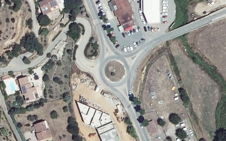 Vue aérienne du Rond-point anonyme n°23631382