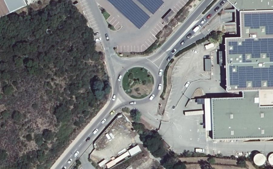 Vue aérienne du Rond-point anonyme n°23635688