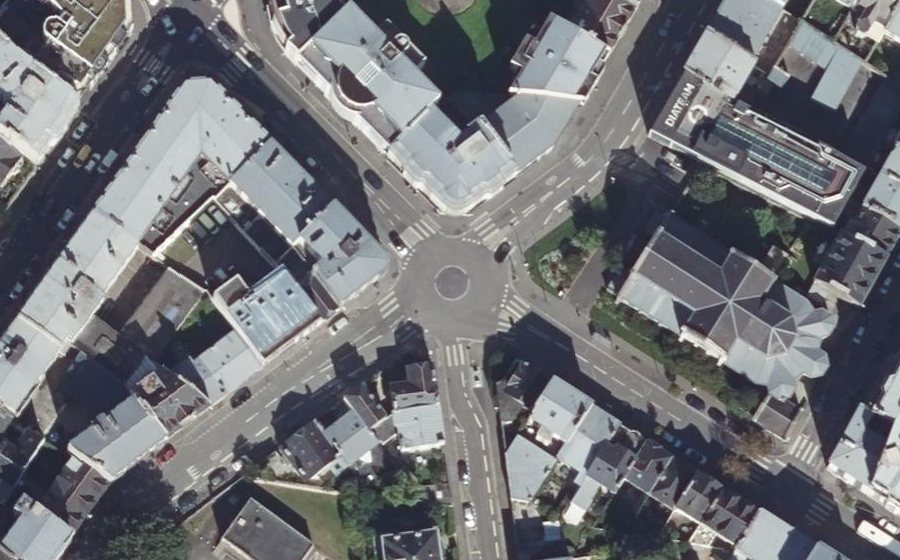 Vue aérienne du Rond-point anonyme n°23638480