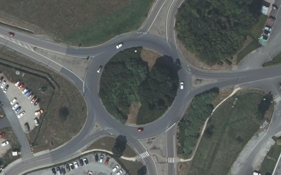 Vue aérienne du Rond-point anonyme n°23647719