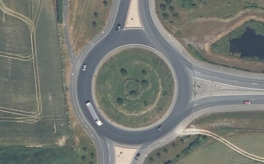 Vue aérienne du Rond-point anonyme n°23659490
