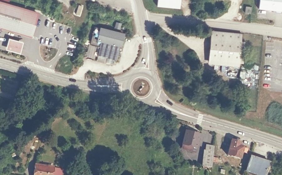 Vue aérienne du Rond-point anonyme n°23682307