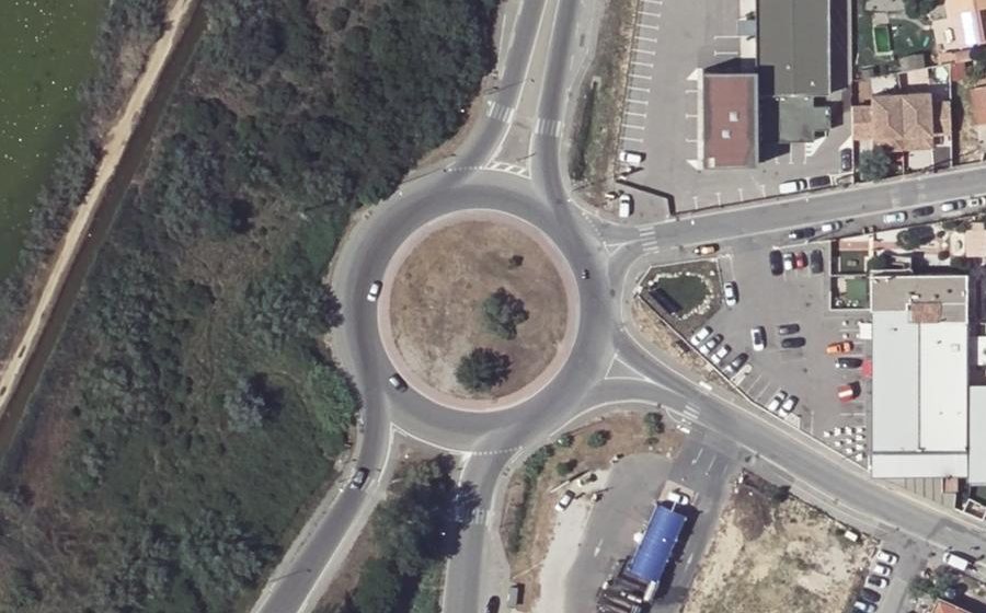 Vue aérienne du Rond-point anonyme n°23695094