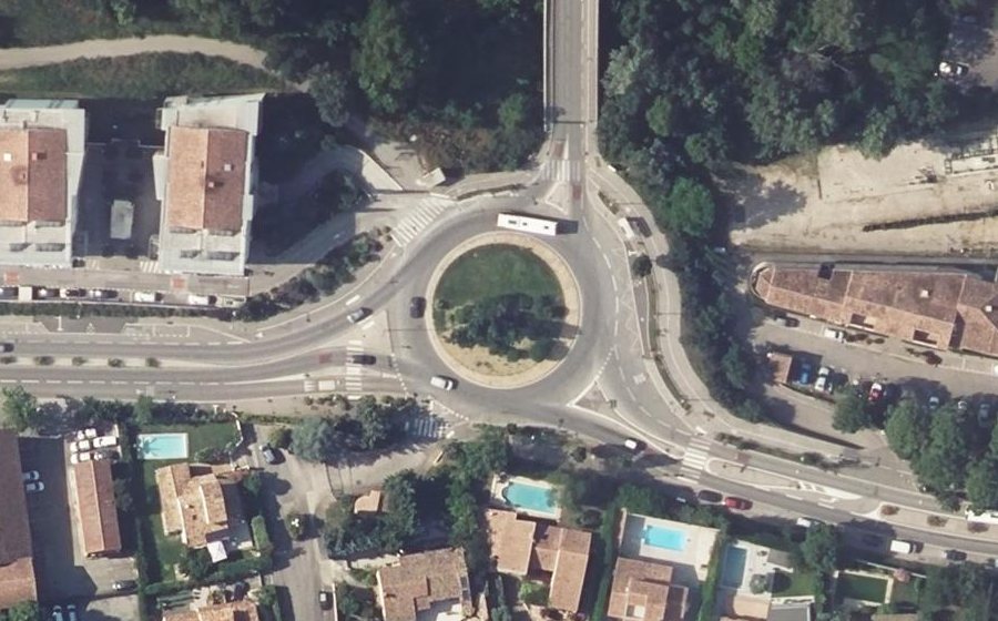Vue aérienne du Rond-Point Commandant Henri Bartier