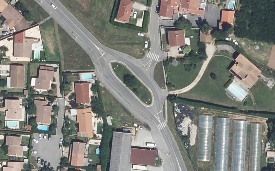 Vue aérienne du Rond-point anonyme n°23712804