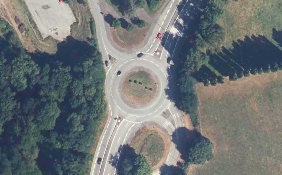 Vue aérienne du Rond-point anonyme n°23717134