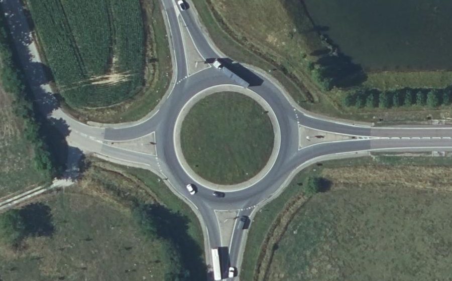 Vue aérienne du Rond-point anonyme n°23726543