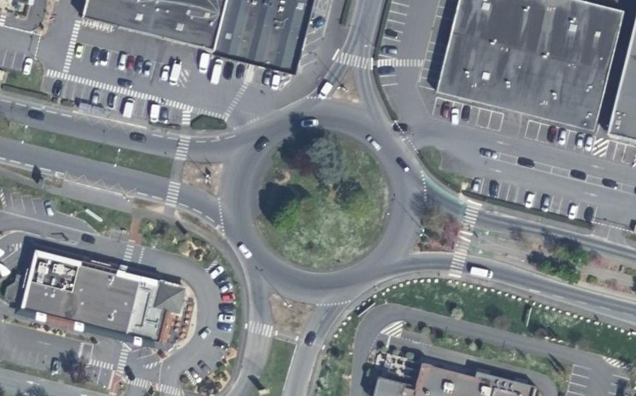 Vue aérienne du Rond-point anonyme n°23727736